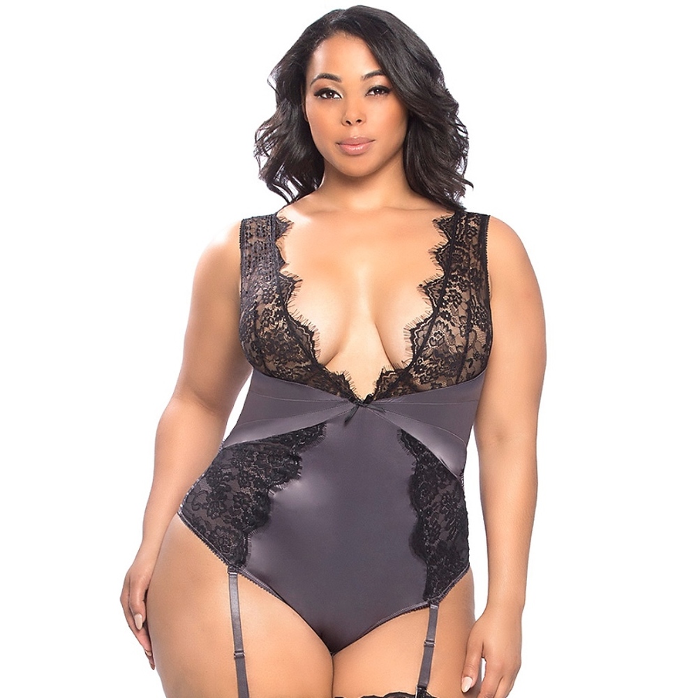 NWT - Eyelash lace teddy
